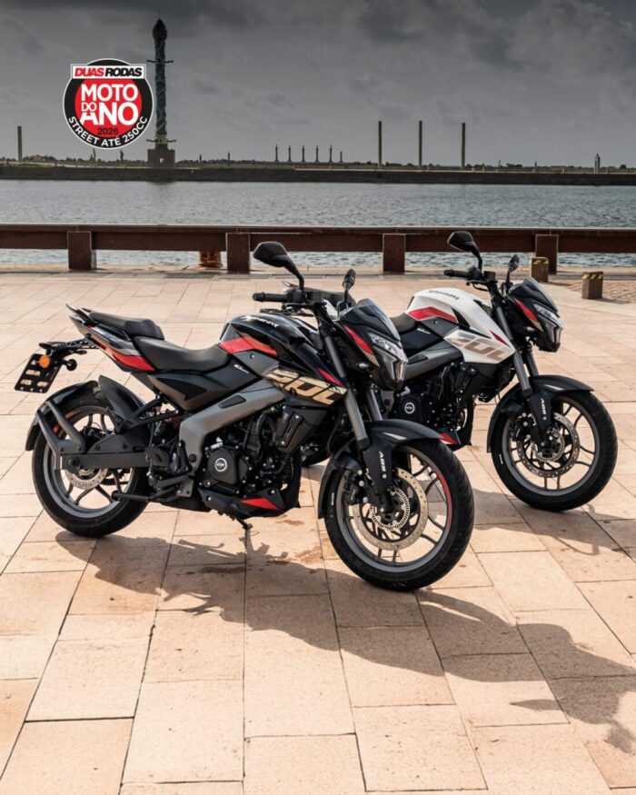 Bajaj Dominar NS200 é eleita Moto do Ano 2026 na categoria Street até 250cc