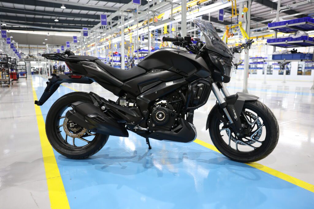 Motos Bajaj passam a sair de fábrica com pneus Pirelli